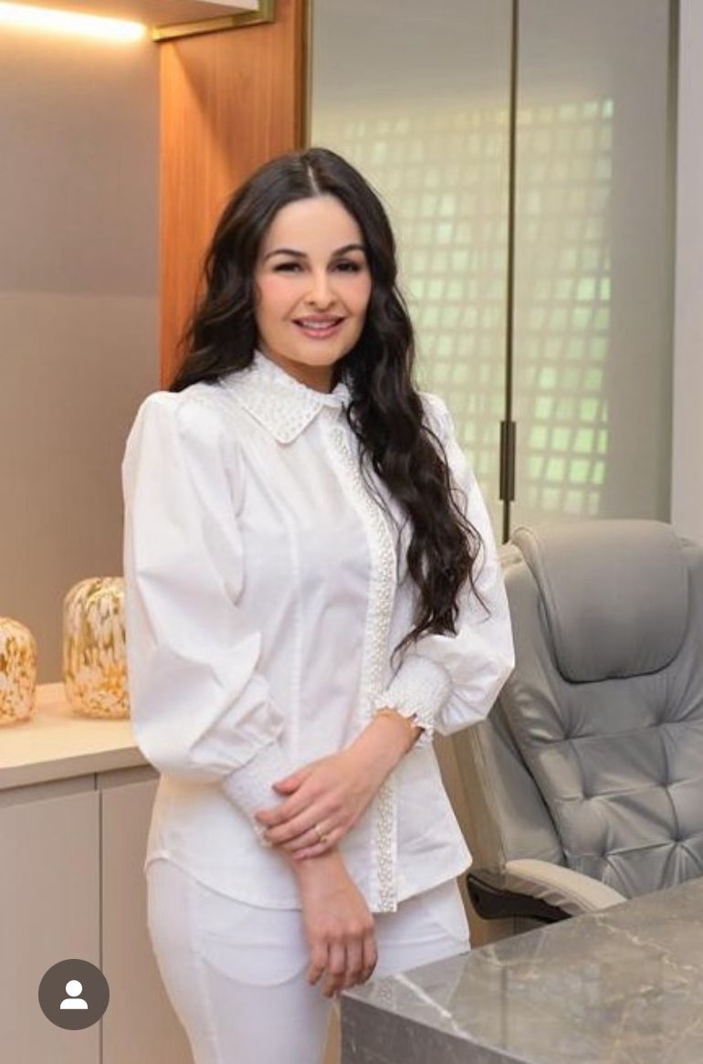 Dra. Letícia Maria